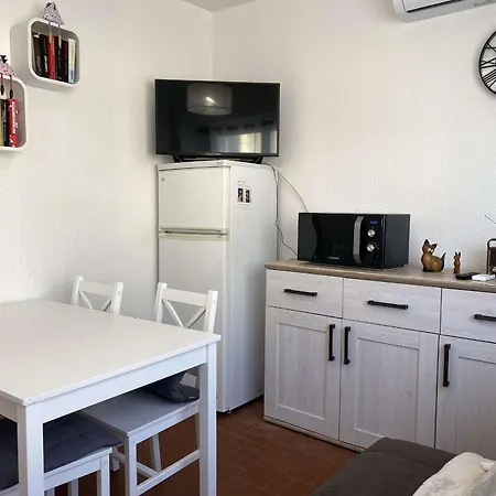 T2 Avec Wifi, Proche Thermes Et Commodites, Parking, Classe 2 Etoiles - Fr-1-553-235 شقة